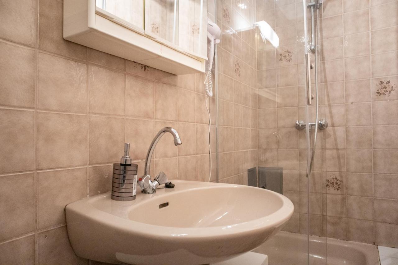 Roomy 2Br Apt. Near Akh -Perfect For Longstays Viyana Dış mekan fotoğraf
